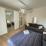 Ai Piedi Di Citta Alta Апартаменти *